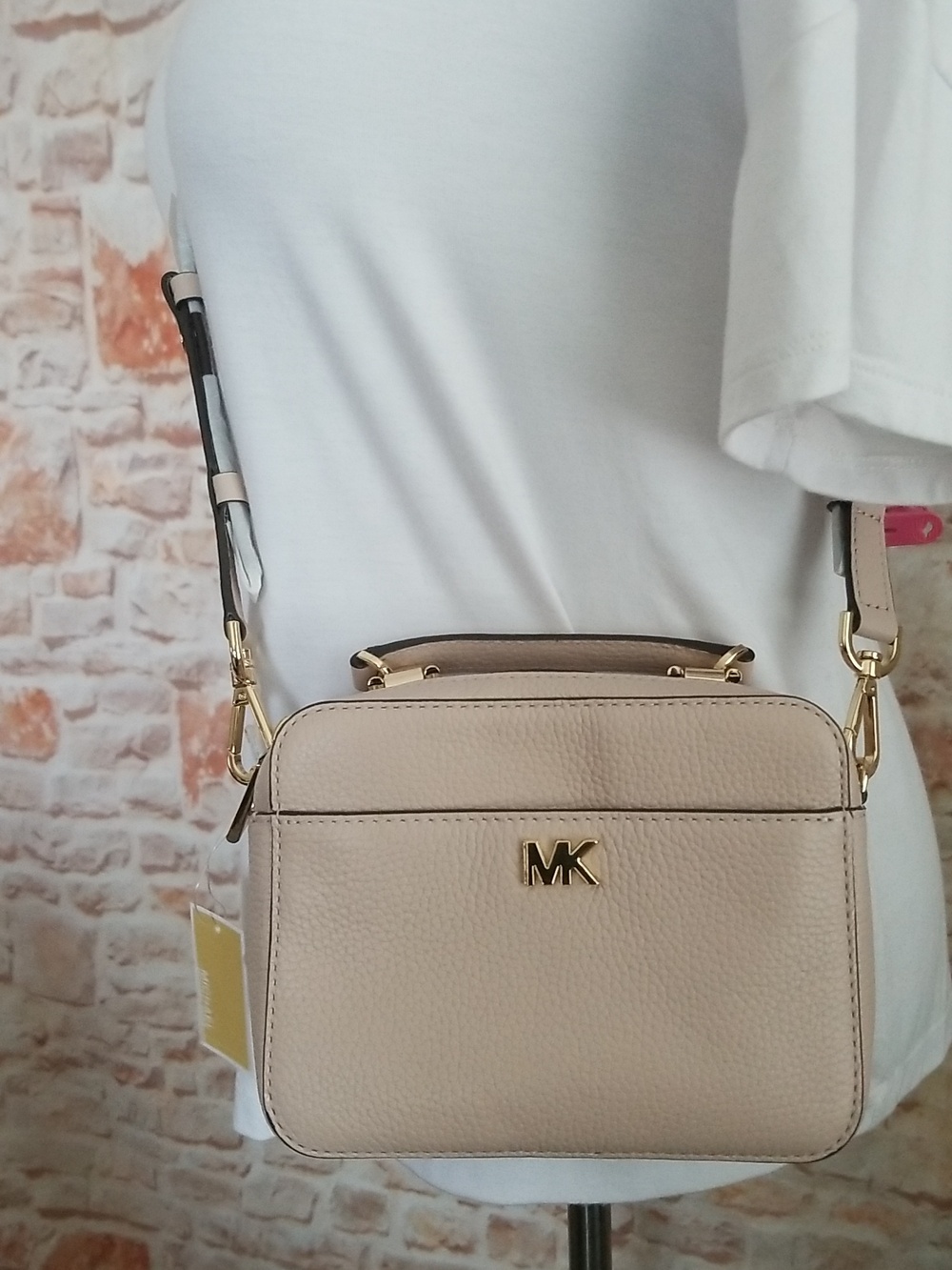 New Michael Kors Mott Mini Leather Crossbody - Picture 2 of 11